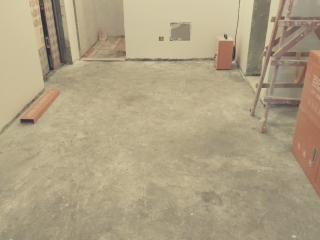 地砖铺贴及地面找平施作