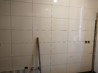 厨房、卫生间墙砖施作