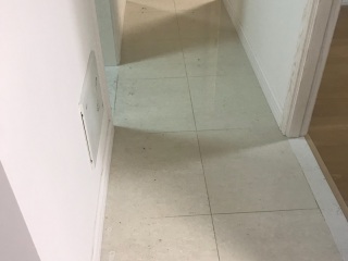 地砖铺贴及地面找平施作