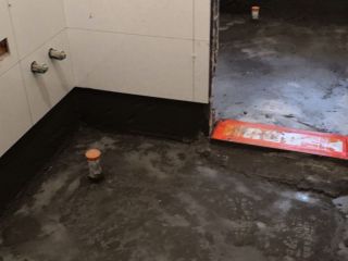 地砖铺贴及地面找平施作