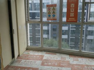 地砖铺贴及地面找平施作