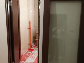 套装门、踢脚线安装