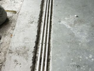 水、电管开槽施作