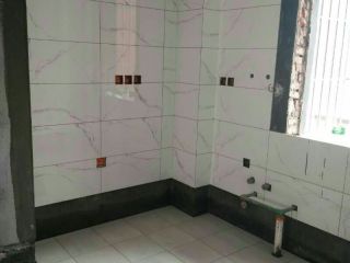 厨房、卫生间墙砖施作