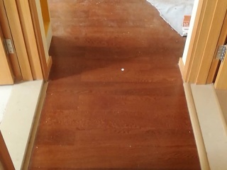 实木复合地板铺设