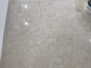 地砖铺贴及地面找平施作