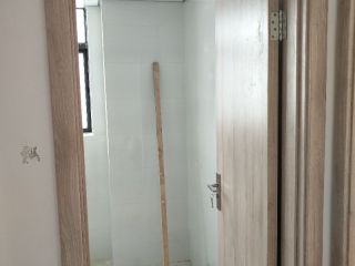 套装门、踢脚线安装