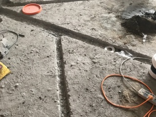 水、电管开槽施作