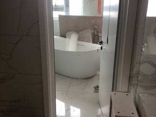 成品门及墙纸铺贴