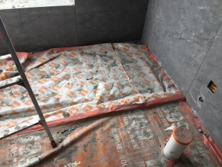 地砖铺贴及地面找平施作