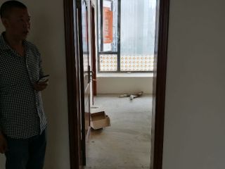 成品门及墙纸铺贴