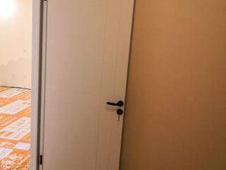 成品门及墙纸铺贴