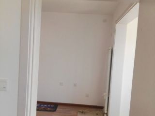 套装门、踢脚线安装