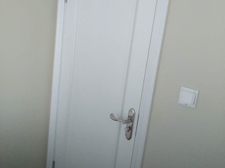 套装门、踢脚线安装