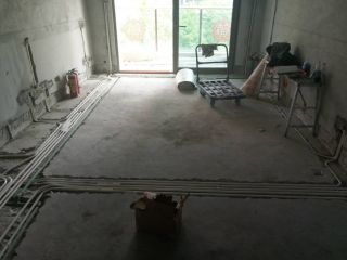 强、弱电路穿线施作