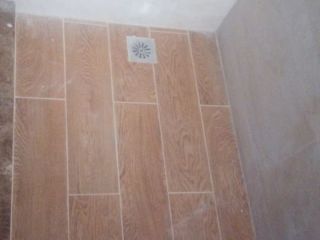 地砖铺贴及地面找平施作