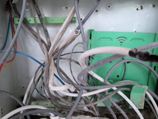 水、电管开槽施作