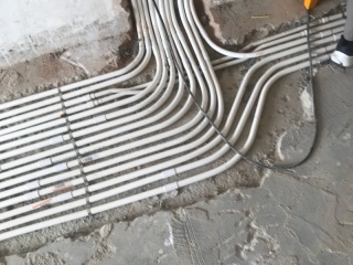 强、弱电路穿线施作