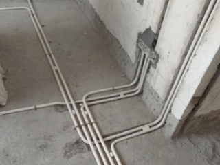 水、电管开槽施作