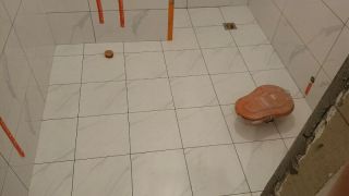 地砖铺贴及地面找平施作