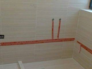 厨房、卫生间墙砖施作