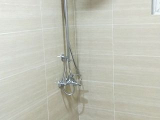 厨房、卫生间墙砖施作