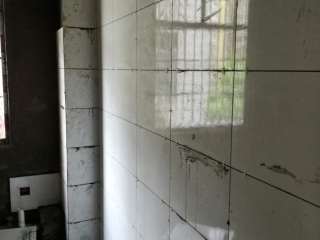 厨房、卫生间墙砖施作