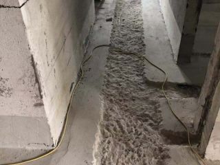水、电管开槽施作