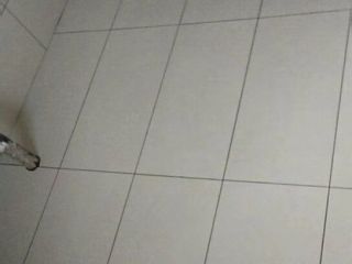 地砖铺贴及地面找平施作