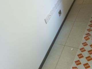 套装门、踢脚线安装