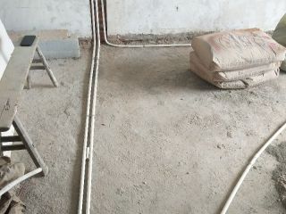 水、电管开槽施工