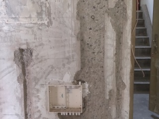 水、电管开槽施作