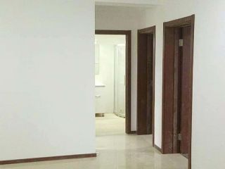 套装门、踢脚线安装