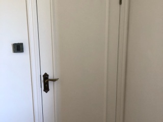套装门、踢脚线安装