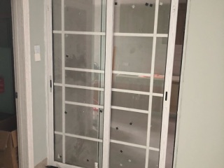 成品门及墙纸铺贴