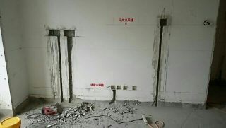 水、电管开槽施作