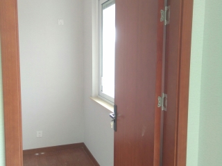成品门及墙纸铺贴