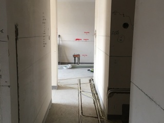 强、弱电路穿线施作
