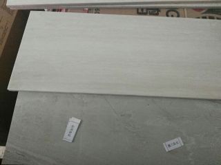 厨房、卫生间墙砖施作