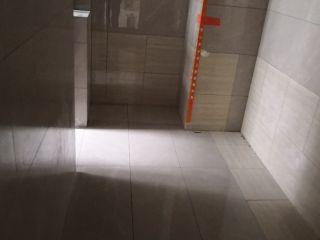 地砖铺贴及地面找平施作