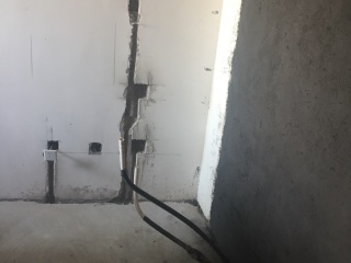 水、电管开槽施作