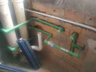 水、电管开槽施作