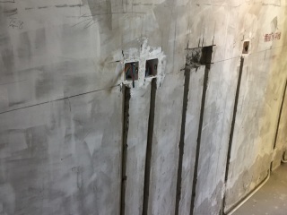 强、弱电路穿线施作