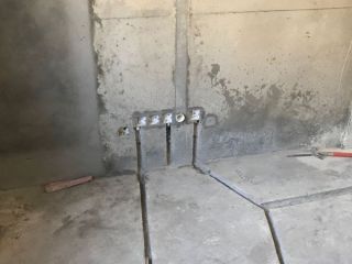 水、电管开槽施作