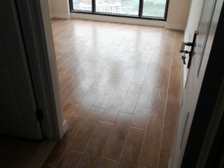 成品门及墙纸铺贴