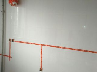 厨房、卫生间墙砖施作