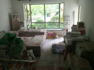地砖铺贴及地面找平施作