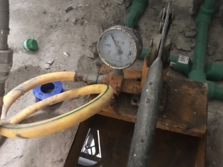 水、电管开槽施作