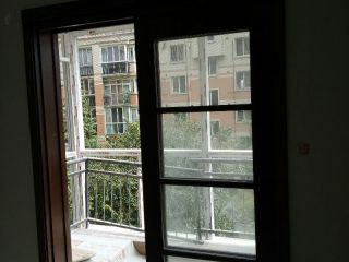成品门及墙纸铺贴