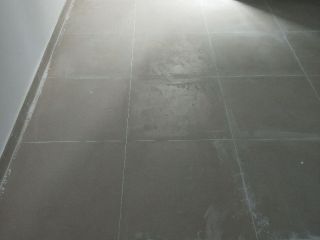 地砖铺贴及地面找平施作